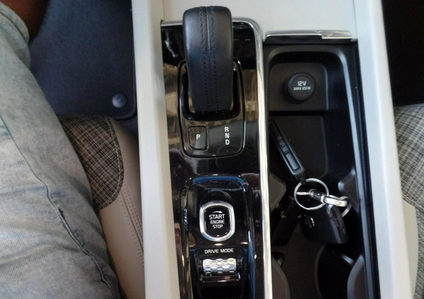 Volvo XC 60 cena 162600 przebieg: 71509, rok produkcji 2020 z Szlichtyngowa małe 277